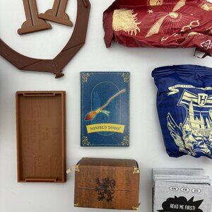 MGA's Miniverse Harry Potter Back to Hogwarts NIMBUS 2000 DIY Blind Ball, Opened